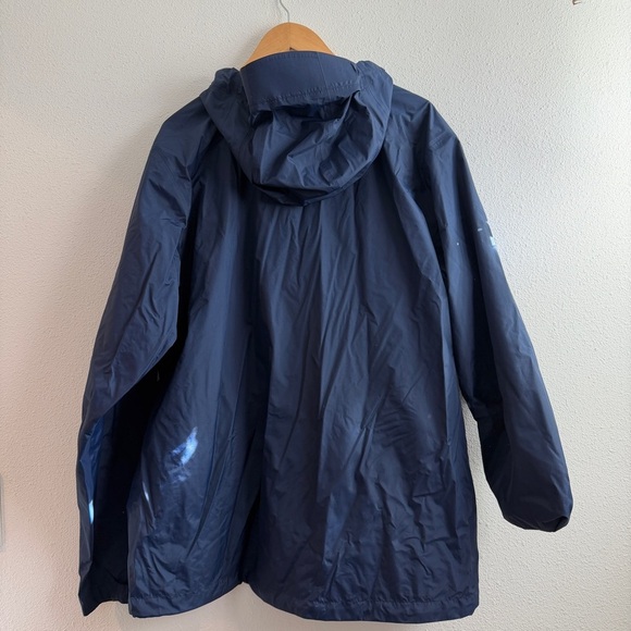 Patagonia Men's Navy Raincoat - Picture 3 of 5